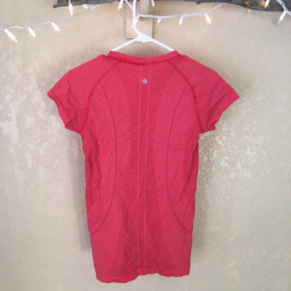 Lulu lemon Size S women’s t shirt